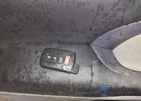 2016 Toyota Highlander Xle V6 z USA, uszkodzony, nr VIN 5TDJKRFH8GS323364